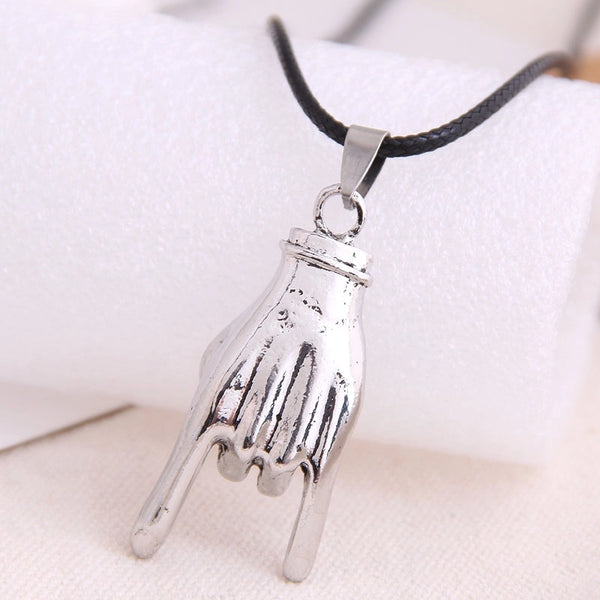 Fashion Retro Trend Men'S Domineering Retro Gesture Exaggerated Necklace