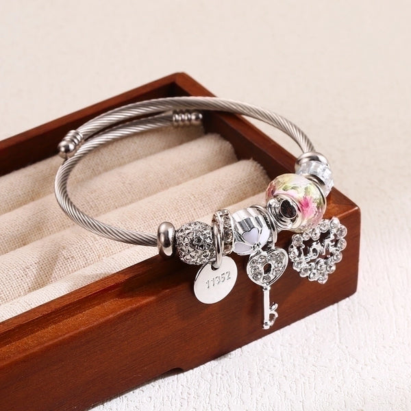 Elegant Heart Shape Bee Key 304 Stainless Steel Alloy Rhinestones Bangle In Bulk