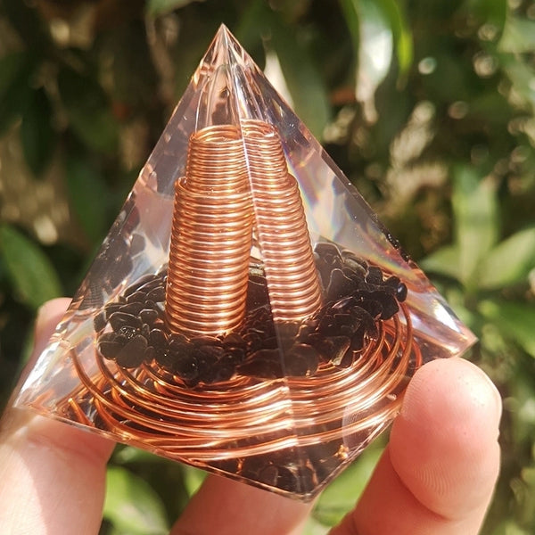Casual Retro Minimalist Pyramid Resin Crystal Pyramid Decoration Artificial Decorations