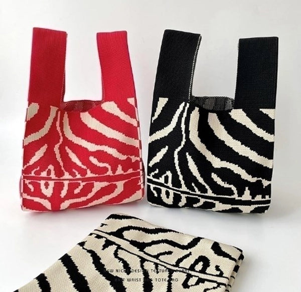 Women'S Medium Polyester Zebra Classic Style Open Handbag