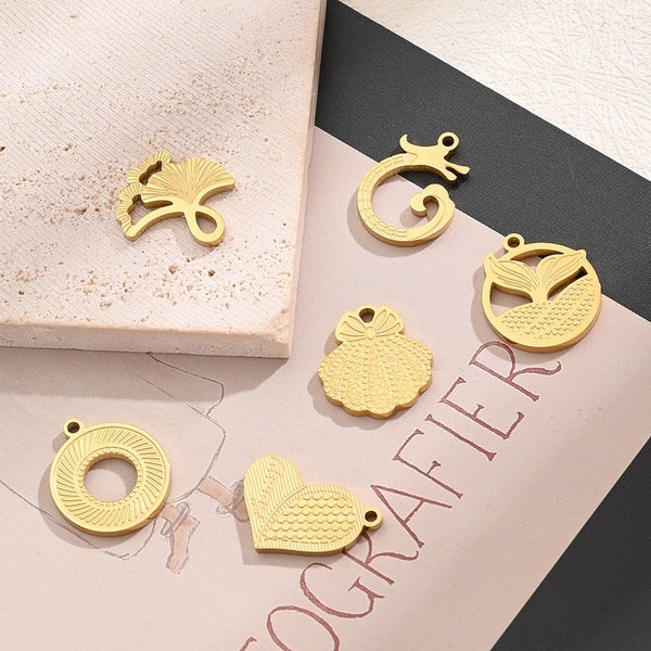 1 Piece 14X13Mm 15.5X13.5Mm 16X11.5Mm Hole 1~1.9Mm 3X2Mm 304 Stainless Steel 18K Gold Plated Heart Shape Ginkgo Leaf Polished Jewelry Accessories Pendant