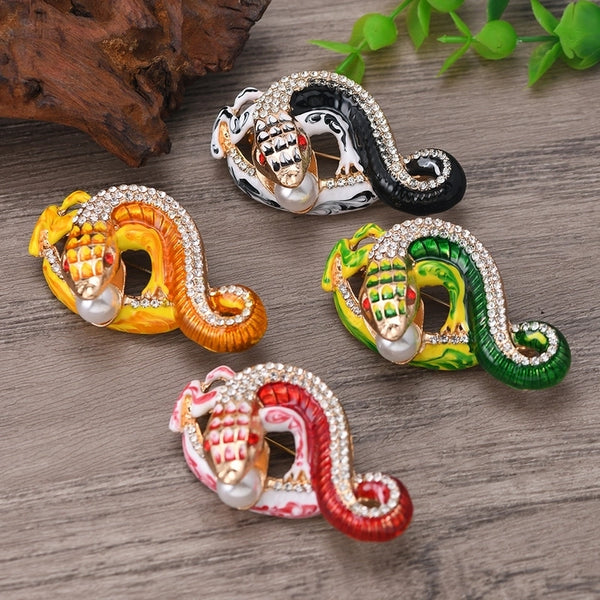 Elegant Pin Snake Alloy Inlay Rhinestones Women'S Brooches 1 Piece